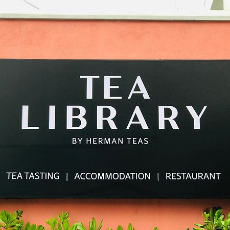Tea Library Bed & Breakfast ฮิกคาดูวา ภายนอก รูปภาพ